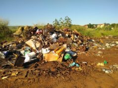 Moradores denunciam descarte irregular de lixo queima de material tóxico no bairro Xandó em Trancoso.